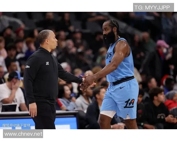 准备开抢!美媒更新交易市场5条大鱼:数队紧盯哈登+勇士看上浓眉